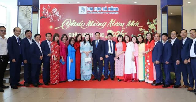 Mở rộng cơ hội học tập suốt đời