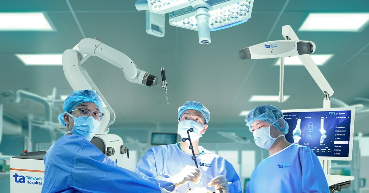 Việt Nam lần đầu có Robot AI thay khớp chủ động hoàn toàn, đột phá về độ chính xác và an toàn
