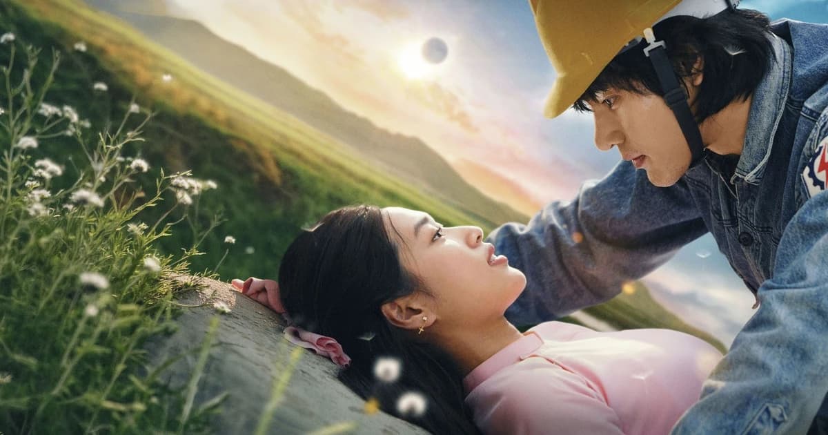 ‘Hẹn em ngày nhật thực’ cán mốc trăm tỷ, giữ vững top đầu phòng vé