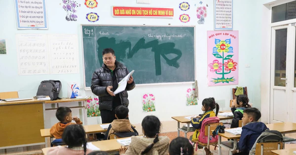 Thầy giáo tận tụy giữ lửa tri thức nơi biên viễn xứ Nghệ