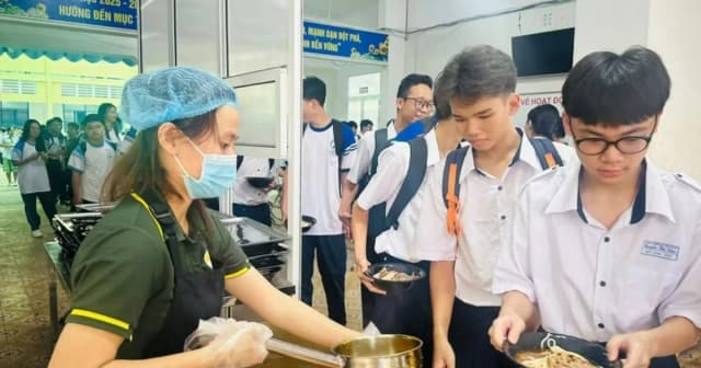 TPHCM tổng kiểm tra cơ sở cung cấp suất ăn trường học trong tháng 4