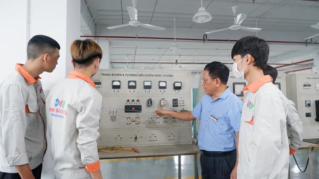 Sớm giải quyết thiếu hụt nhân lực kỹ thuật cho các công trình trọng điểm