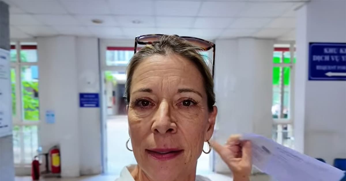 45.000 đồng khám mắt trọn gói, nữ du khách Mỹ bất ngờ: Vì sao y tế Việt Nam rẻ mà vẫn chất lượng?