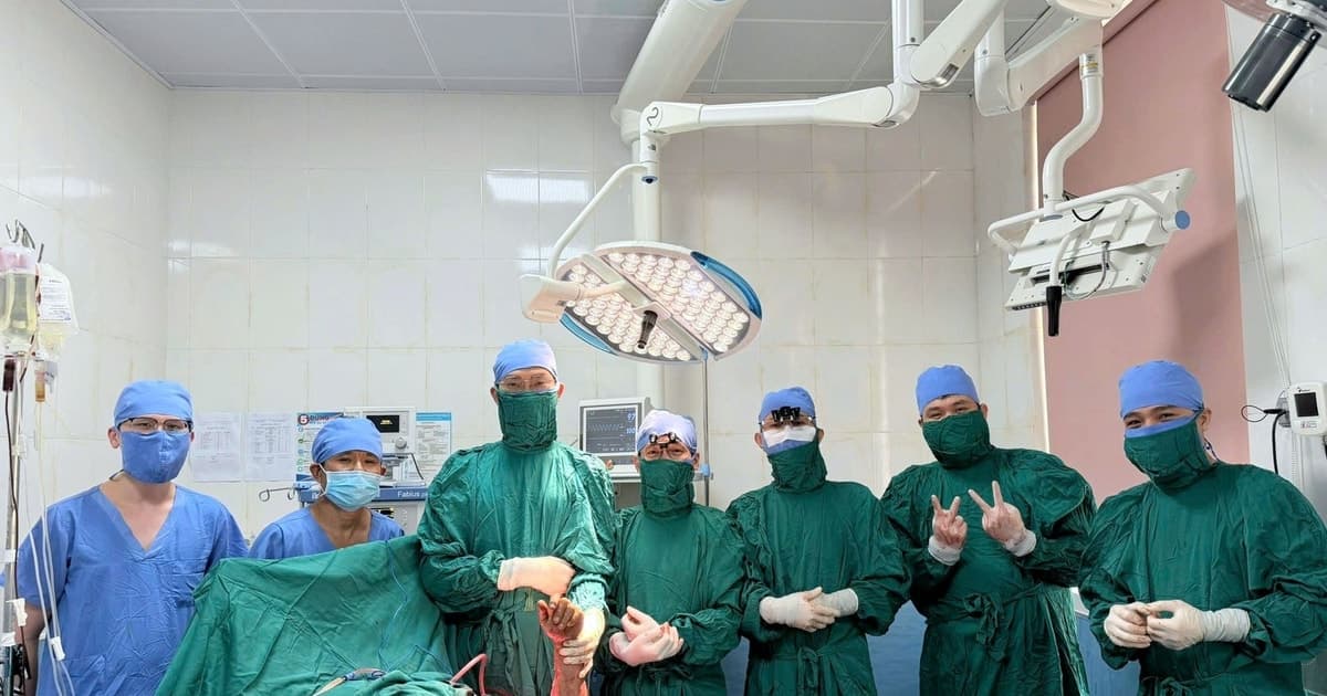 Chạy đua “giờ vàng” nối thành công cánh tay bị đứt lìa