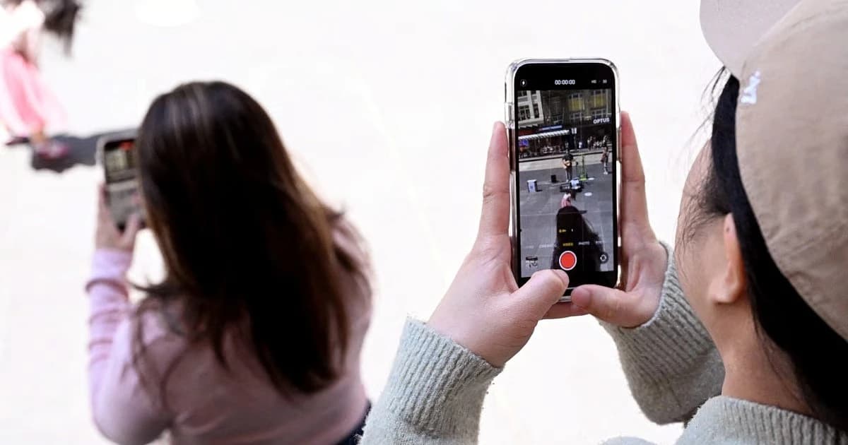 Hạn chế điện thoại trong trường học: 'Vùng xám' trong thực thi chính sách