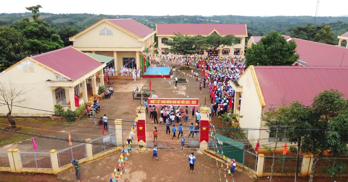 Mạng lưới trường nội trú liên cấp vùng biên