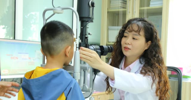Đắk Lắk: Cảnh báo bệnh lý về mắt gia tăng ở trẻ
