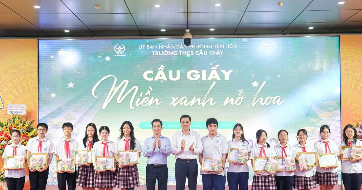 Ra mắt 'Cầu Giấy - Miền xanh nở hoa' do chính học sinh chắp bút