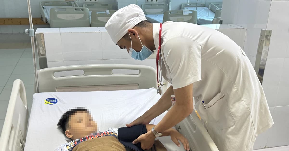 Liên tiếp trẻ em ngộ độc mủ hoa sứ