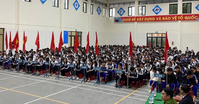 Xây dựng trường học không khói thuốc: Giữ môi trường học đường trong lành