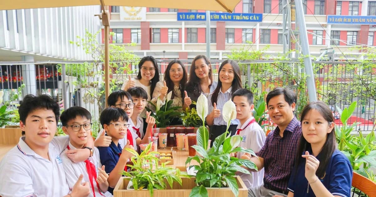 Trường THCS Cầu Giấy vinh dự được Tổng Bí thư, Chủ tịch nước Tô Lâm tặng sách