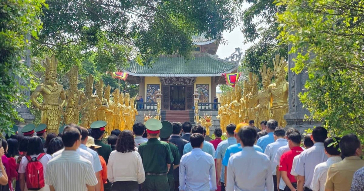 Dòng người thành kính hướng về Đền thờ Quốc Tổ ở Gia Lai, lan tỏa tinh thần tri ân nguồn cội