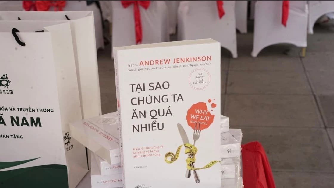 'Tại sao chúng ta ăn quá nhiều' chỉ rõ những lầm tưởng về béo phì