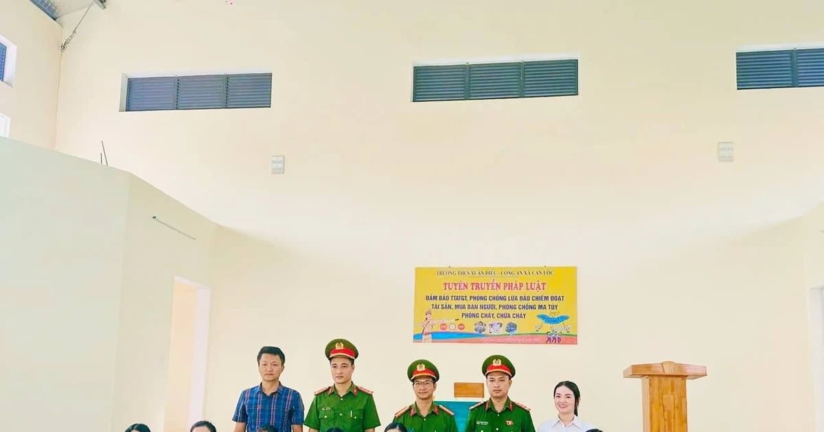 Thầy cô nêu gương, trường học không khói thuốc