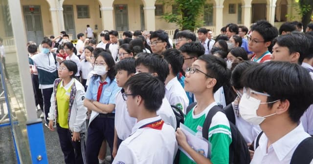 Nỗ lực giải bài toán chỗ học sau cấp THCS