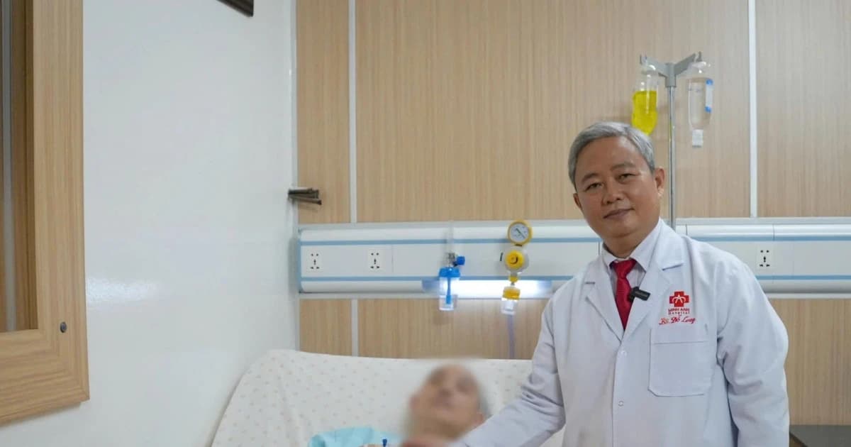 Ngã xe đạp, cụ bà 63 tuổi phát hiện u não bằng quả cam