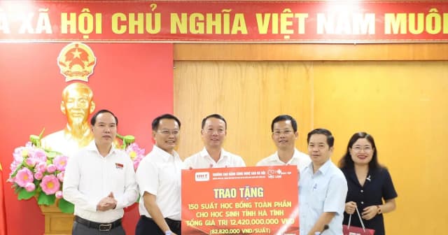 HHT tài trợ học bổng, đề xuất nhiều chương trình hợp tác chiến lược với Hà Tĩnh