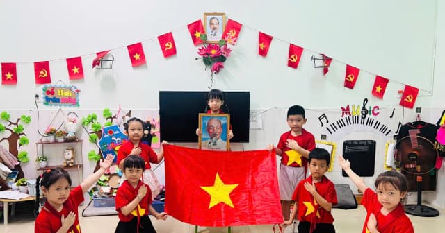 Bồi đắp lý tưởng sống đẹp cho học sinh Đà Nẵng từ những câu chuyện về Bác