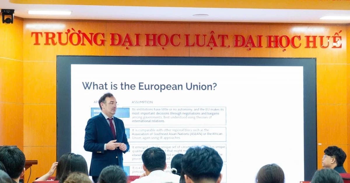 Học luật song ngữ tại Huế: Nơi ươm mầm những công dân toàn cầu