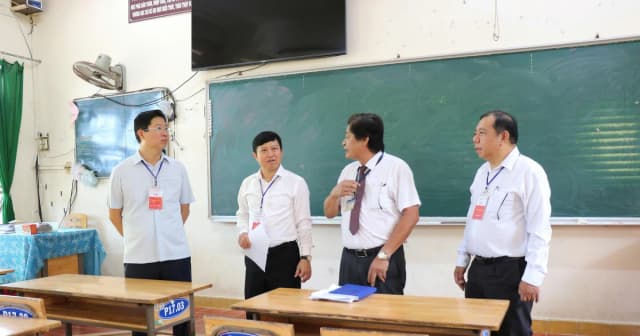 Lãnh đạo Đồng Tháp kiểm tra công tác tổ chức kỳ thi lớp 10 và tốt nghiệp THPT