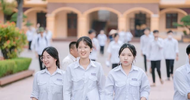 Những dấu ấn đặc biệt trong buổi thi đầu tiên Kỳ thi tốt nghiệp THPT 2026