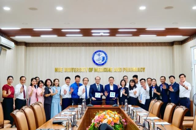 Trường ĐH Y Dược Huế hợp tác với Bepharco và ra mắt Nhà thuốc thực hành mô phỏng