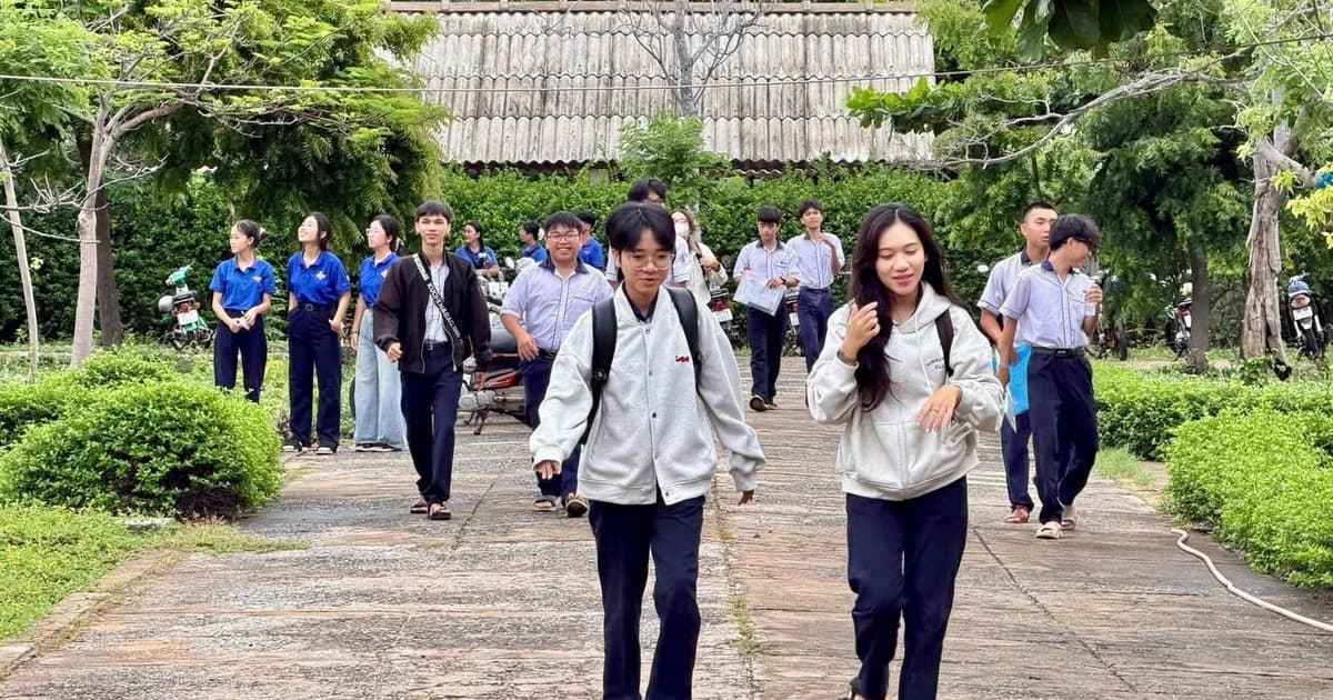 Đề thi Ngữ văn tốt nghiệp THPT 2026: Lạ và hay với câu hỏi làm thế nào để có những "Steve Jobs Việt Nam"