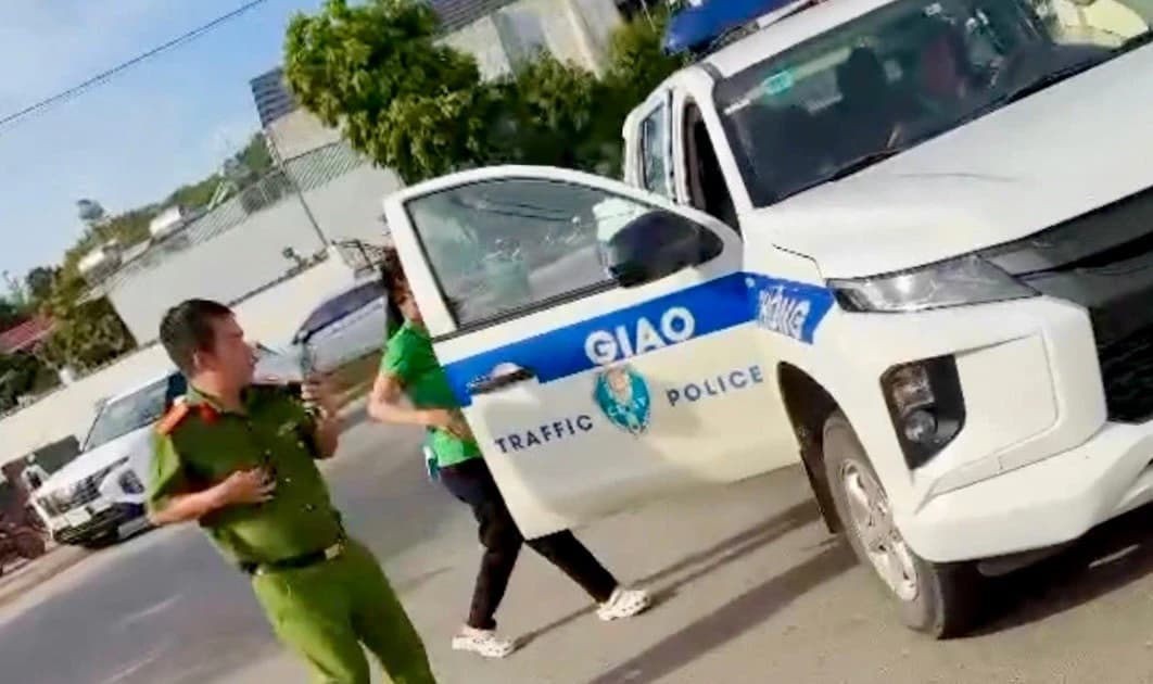 CSGT Gia Lai động viên, kịp thời đưa thí sinh đến Điểm thi