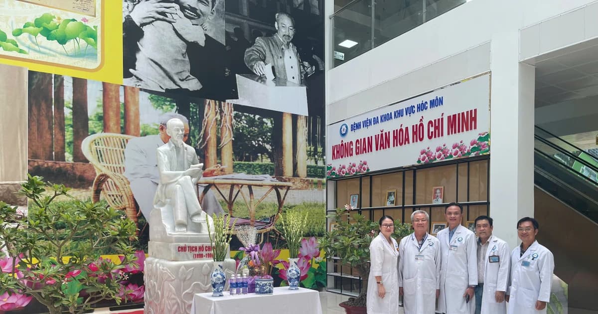 Khánh thành tượng Bác Hồ tại Bệnh viện Đa khoa Khu vực Hóc Môn