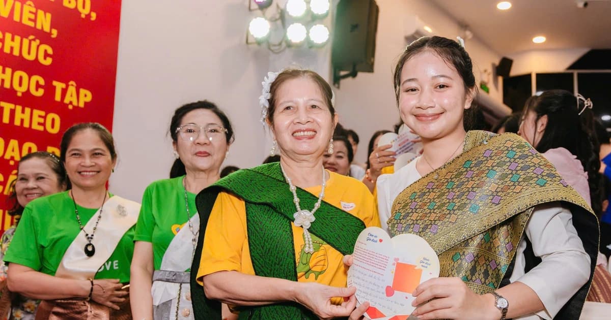 Hơn 170 sinh viên Lào, Campuchia được kết nối với 102 gia đình Việt Nam