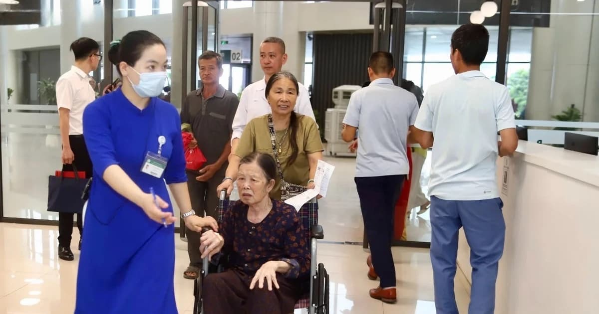 Bệnh viện Bạch Mai cơ sở Ninh Bình khám miễn phí cho hơn 5.000 người dân