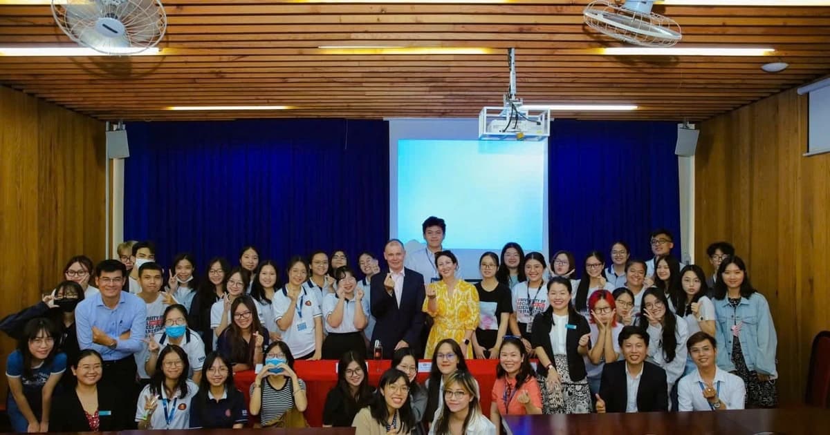 Một thập kỷ vun đắp cầu nối tri thức giữa hai Đại học Việt Nam - Australia