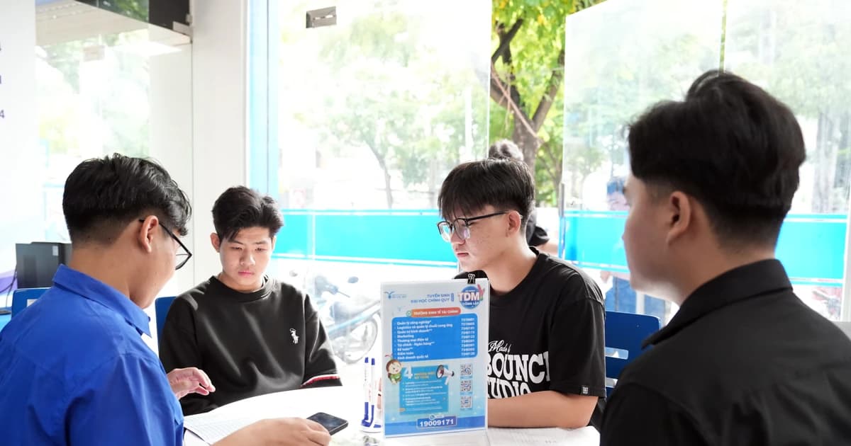 Điểm chuẩn đại học biến động ra sao?