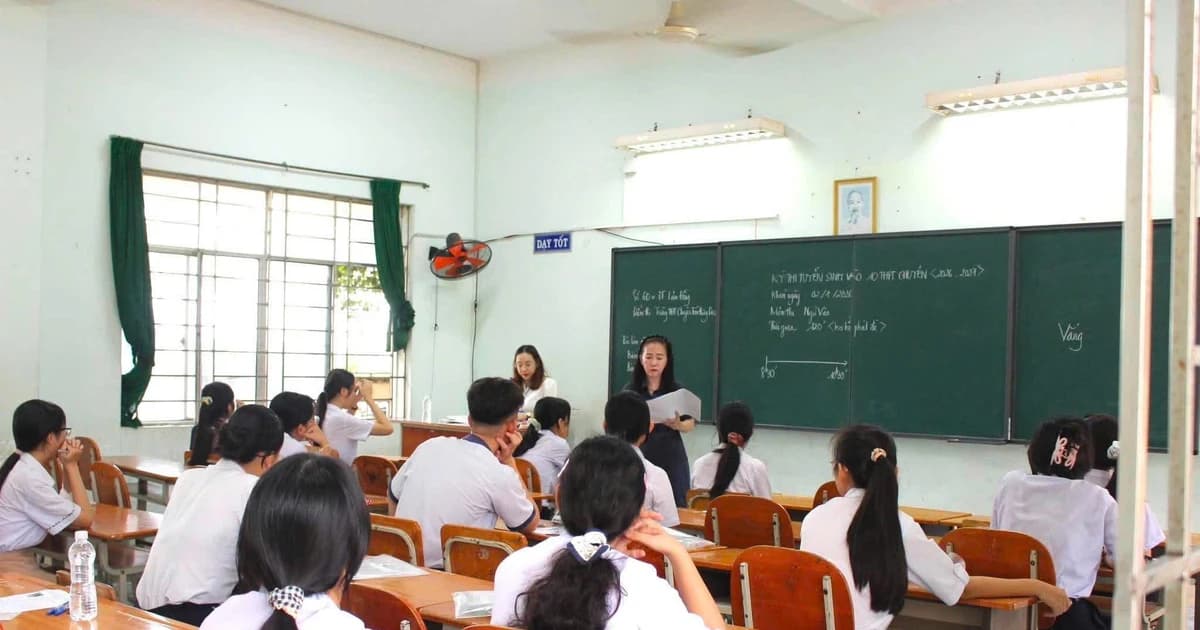 Lâm Đồng tạm dừng tuyển dụng, tiếp nhận viên chức ngành giáo dục