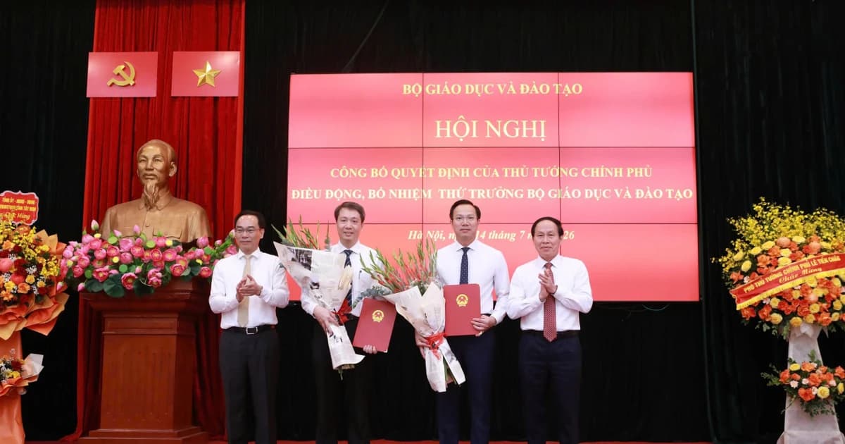 Phó Thủ tướng trao Quyết định điều động, bổ nhiệm hai Thứ trưởng Bộ GD&ĐT