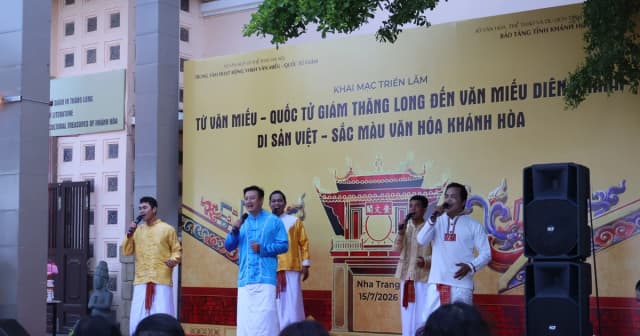 Tái hiện truyền thống tôn sư trọng đạo từ Văn Miếu Thăng Long đến Văn Miếu Diên Khánh