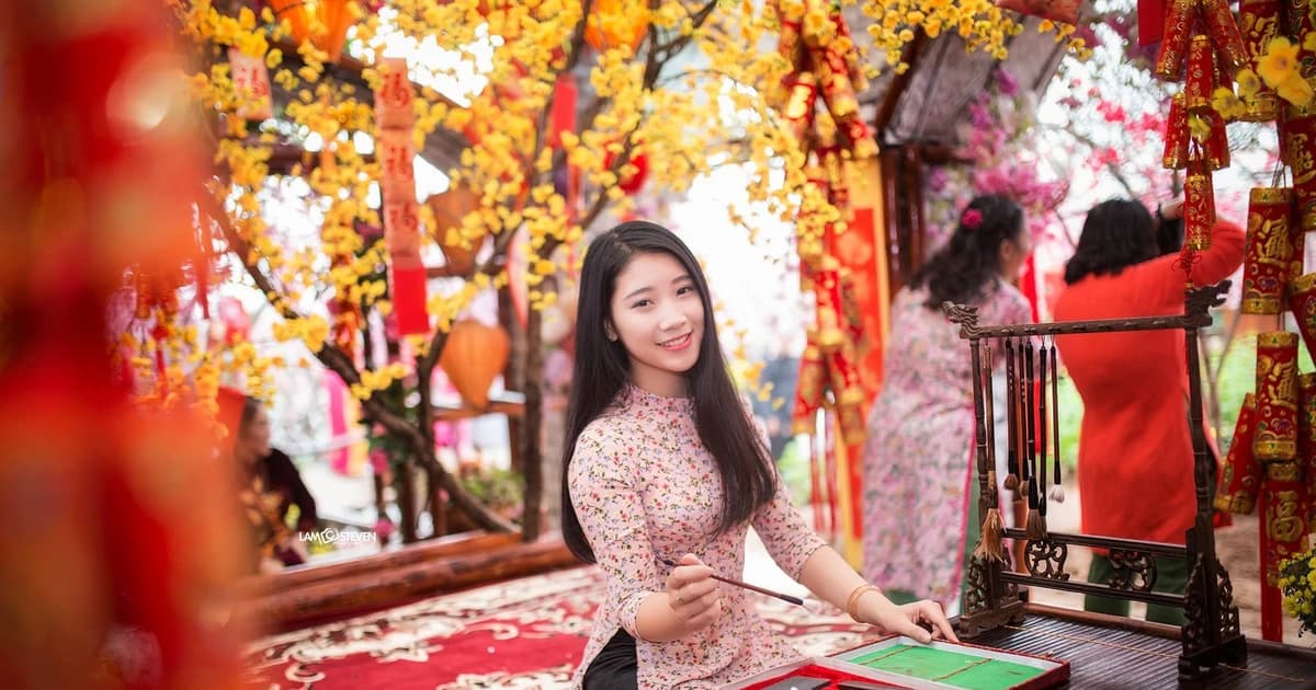 Mạng xã hội… 'tiếp sức' đưa áo dài đến gần người trẻ