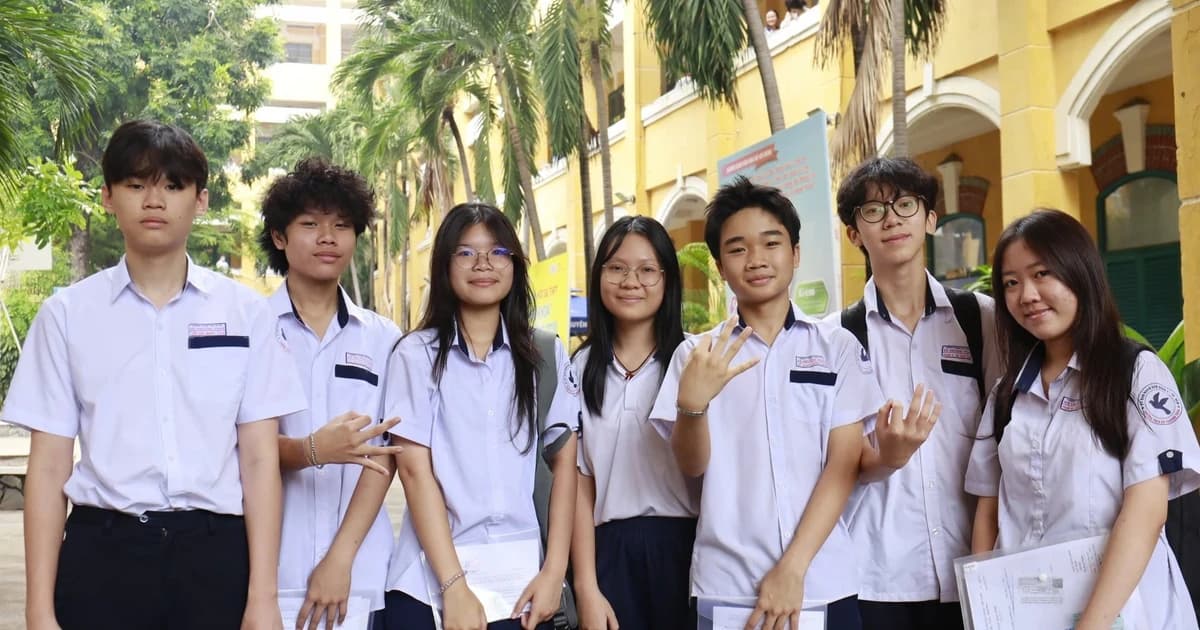 TPHCM rà soát nhập học, cân nhắc tuyển bổ sung lớp 10