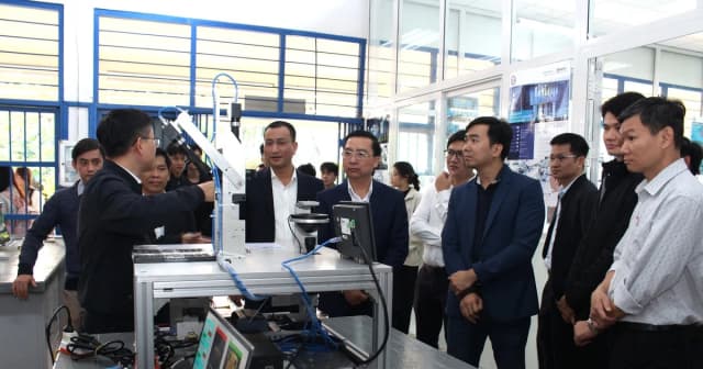 Khai thác nguồn lực nhà giáo sau nghỉ hưu
