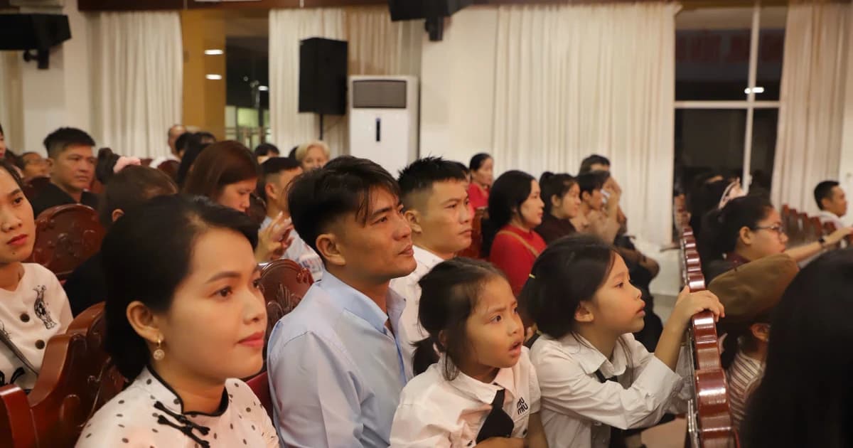 Tôn vinh những mái ấm gìn giữ giá trị gia đình Việt
