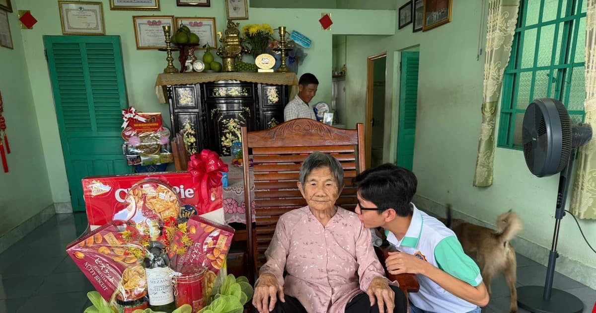 Giúp sinh viên hiểu thêm giá trị của hòa bình