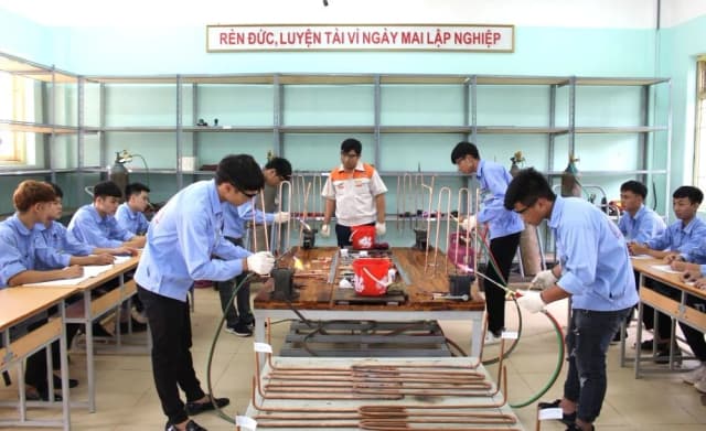 Phát triển giáo dục nghề nghiệp tạo sinh kế bền vững vùng khó Phú Thọ