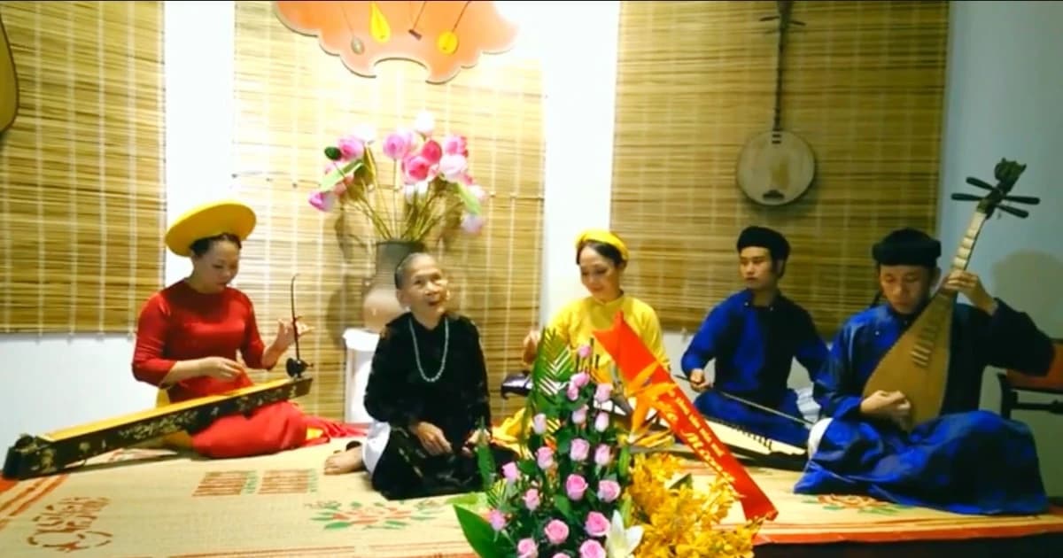 Quyết sách 'vàng' cứu vãn nghệ thuật truyền thống Cố đô Huế