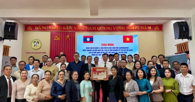 Quảng Trị - Savannakhet hợp tác giáo dục, vun đắp tình hữu nghị Việt - Lào