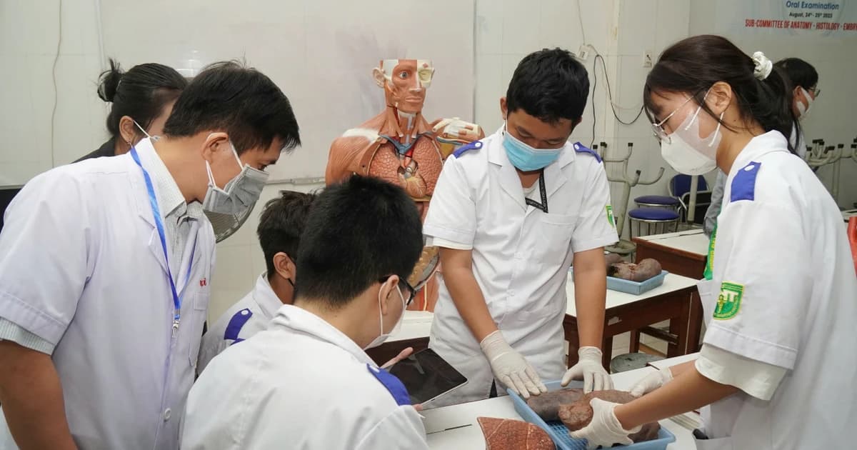 Ngành Y khoa Trường Đại học Y khoa Phạm Ngọc Thạch lấy 25,8 điểm