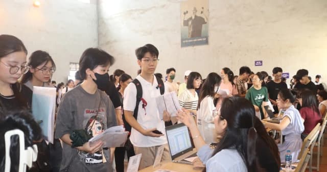 Ban tư vấn tuyển sinh TUMP hỗ trợ đắc lực cho thí sinh