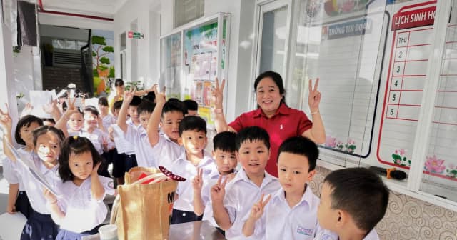 TPHCM đẩy mạnh khám sức khỏe đầu năm, chăm lo toàn diện thể chất học sinh