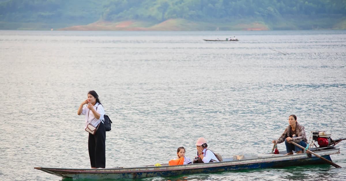 Mở đường để học sinh Ngòi Hoa không còn phải 'vượt sông tìm chữ'