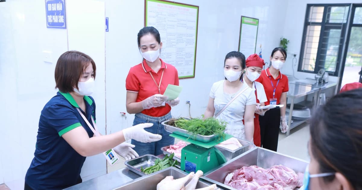 Xây dựng cơ chế quản trị bữa ăn học đường khoa học và hiệu quả