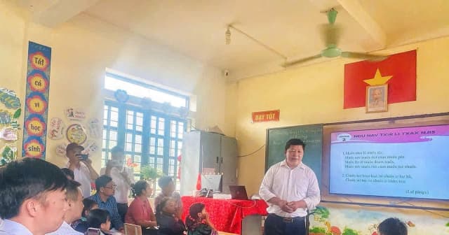 Gắn đào tạo với thực tiễn, nâng chất lượng dạy học tiếng Mông